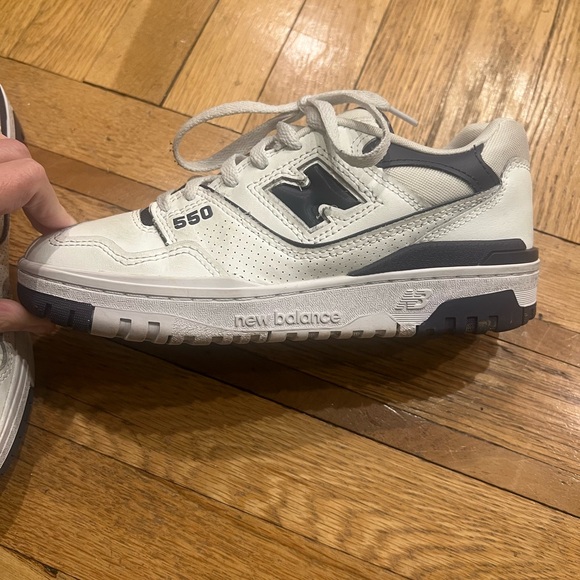 New Balance 550 White and Dark Blue Sneakers, Women’s Size 7.5 - Picture 3 of 7